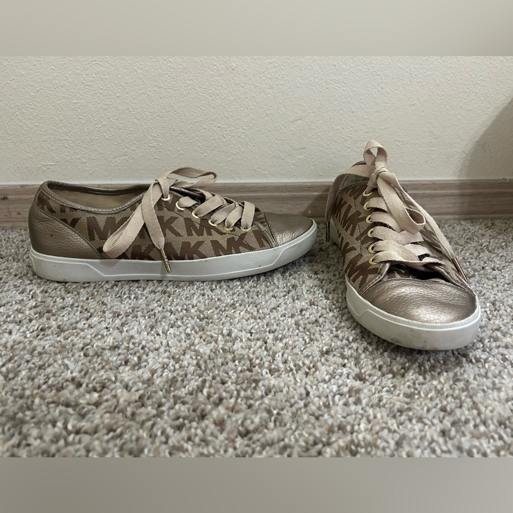 Michael Kors Women's City Sneaker MK Signature Size 7.5 Lace Up Bronze Preppy